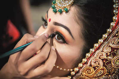 makeup artist training
